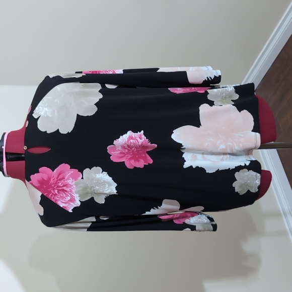 Calvin Klein| Black Blouse White and Pink Floral Design Polyester Spandex Blend - Picture 3 of 15